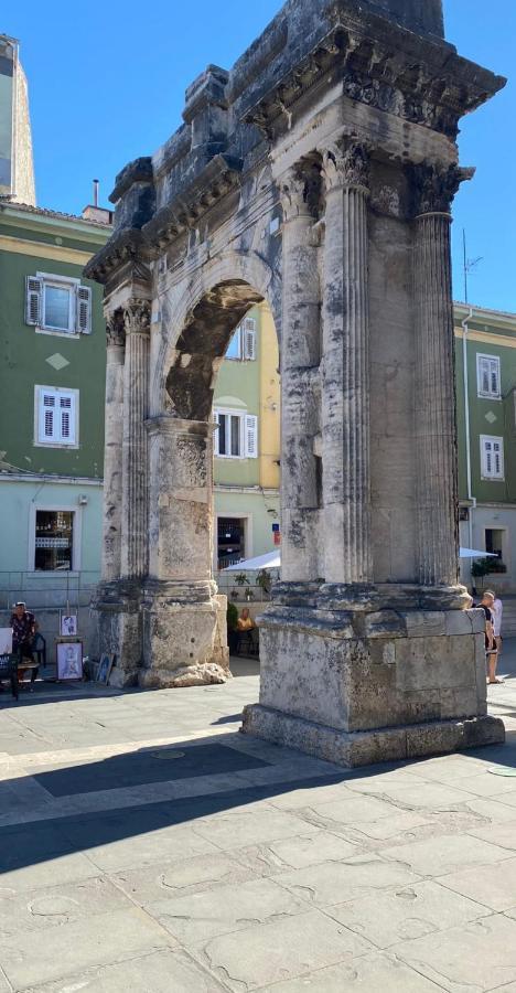 Heart Of Pula Excellent Apartment Luaran gambar